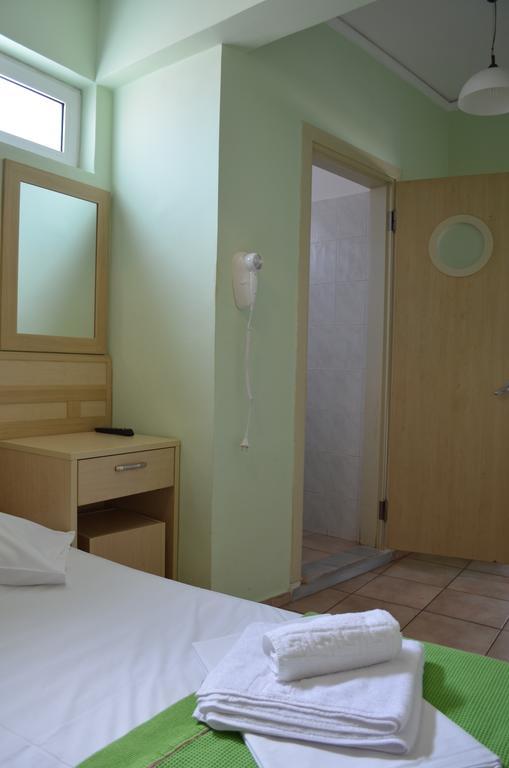 Fontana Rooms Мітіліні Номер фото