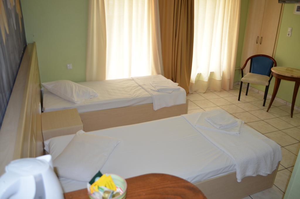 Fontana Rooms Мітіліні Номер фото