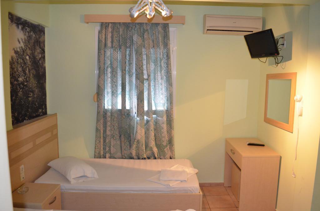 Fontana Rooms Мітіліні Номер фото