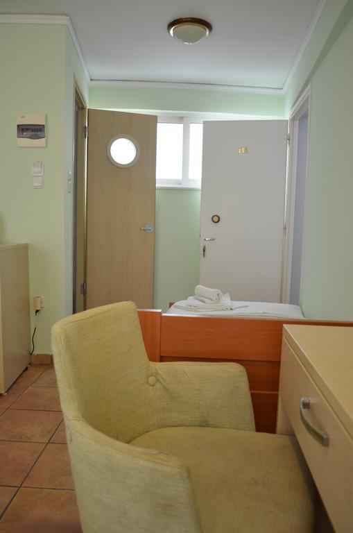 Fontana Rooms Мітіліні Номер фото