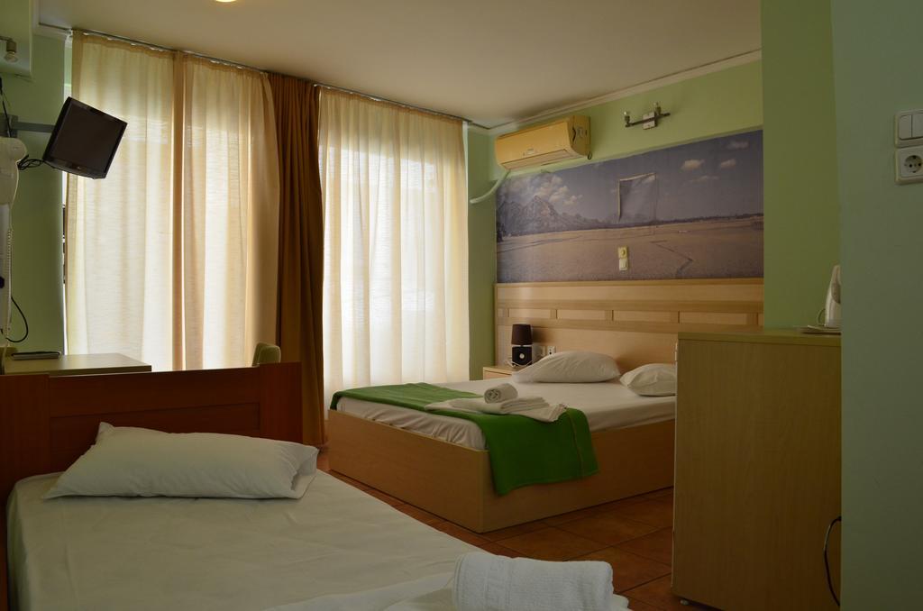 Fontana Rooms Мітіліні Номер фото