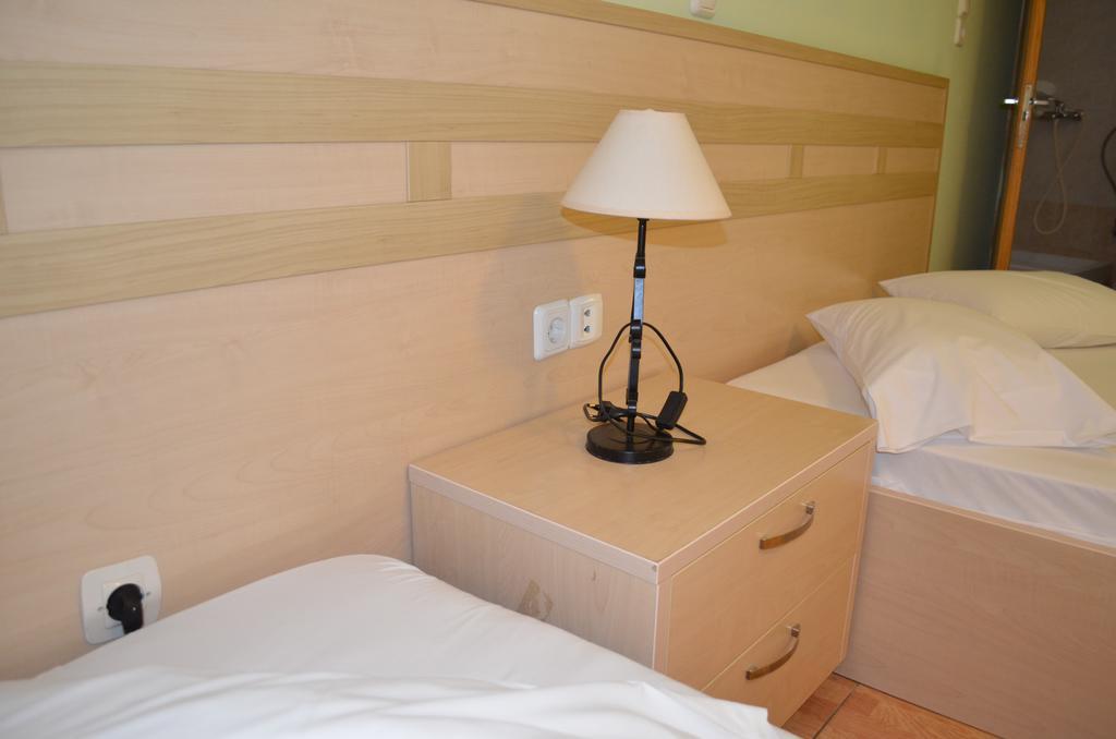 Fontana Rooms Мітіліні Номер фото
